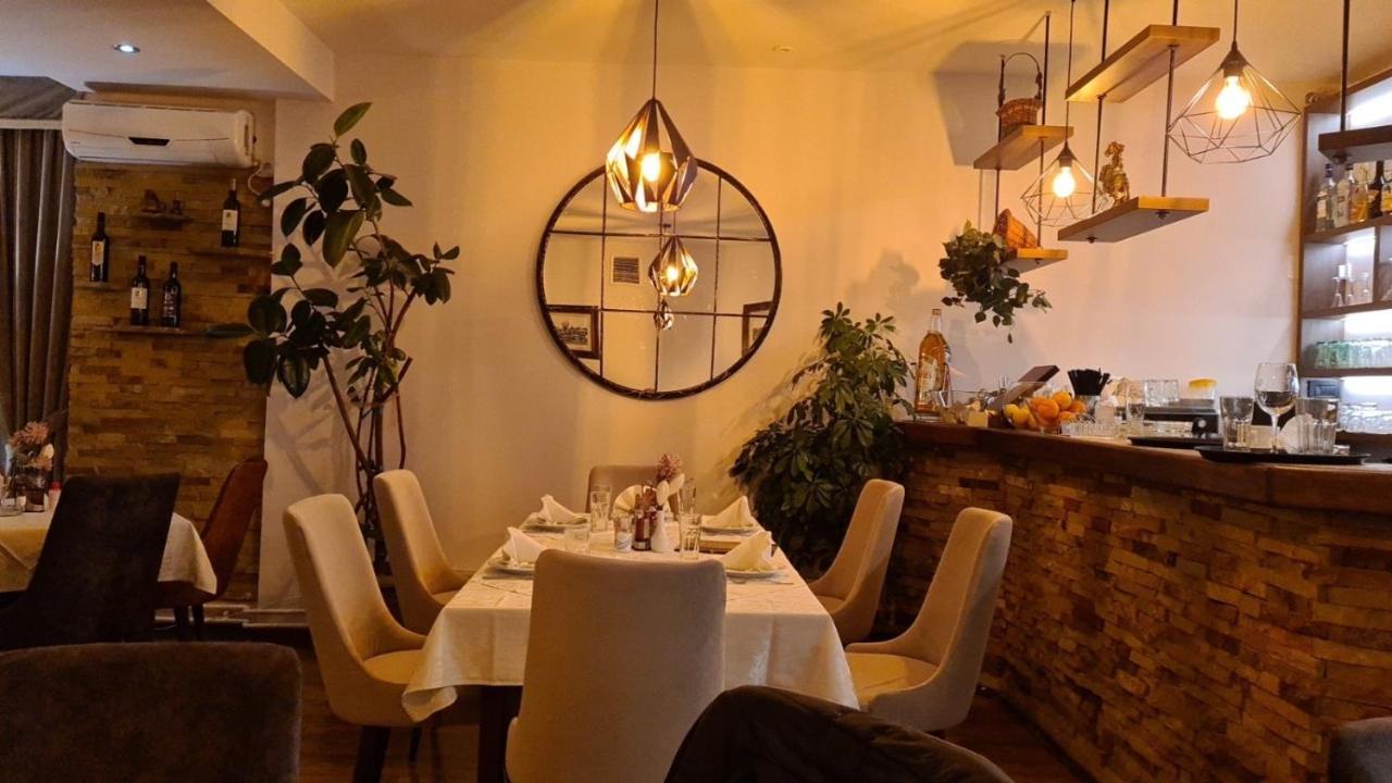 Garni Hotel Vir Vrnjačka Banja Exteriör bild