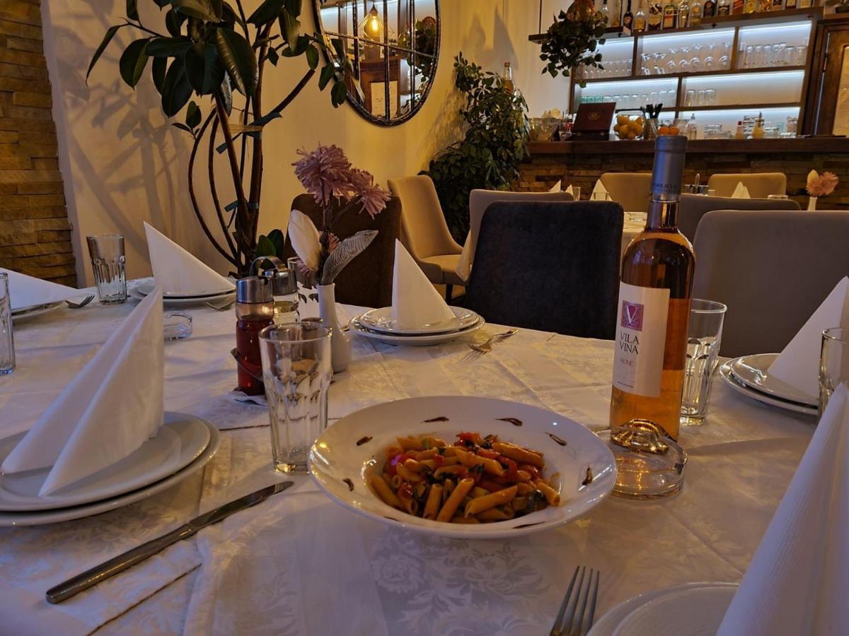 Garni Hotel Vir Vrnjačka Banja Exteriör bild